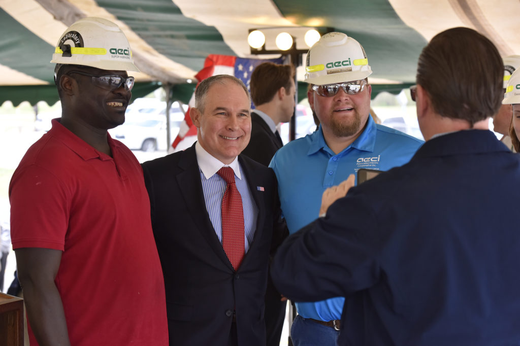 EPA Administrator Scott Pruitt meets employees of Associated Electric Cooperative Inc. during a recent stop in Missouri. (Photo By: Environmental Protection Agency)
