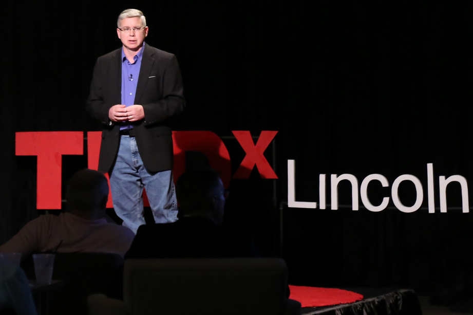 Rural broadband can improve lives by providing access to broader economies and more ideas, says Wheat Belt PPD’s Tim Lindahl at a TEDx talk in Lincoln, Nebraska. (Photo Courtesy of Randy Bretz)