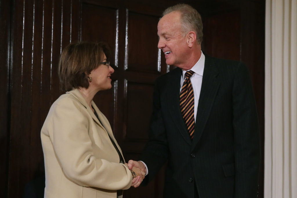 Sens. Amy Klobuchar, D-Minn., and Jerry Moran, R-Kan., have introduced a renewable energy bill that would provide grants and technical expertise to co-ops to develop storage and microgrid projects. (Photo By: Chip Somodevilla, Getty Images)