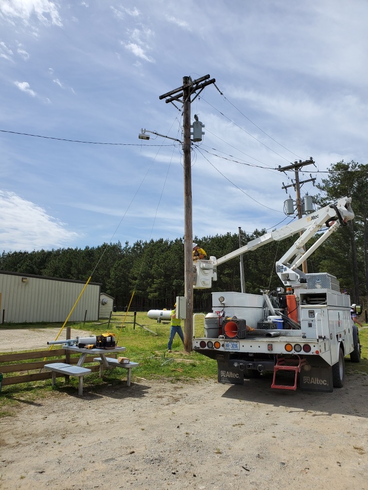 “An entire new world is opening up for our children,” a school superintendent says because Roanoke Electric Co-op installed hotspots at schools, churches and even a local barbeque restaurant. (Photo By: Roanoke Electric Co-op)