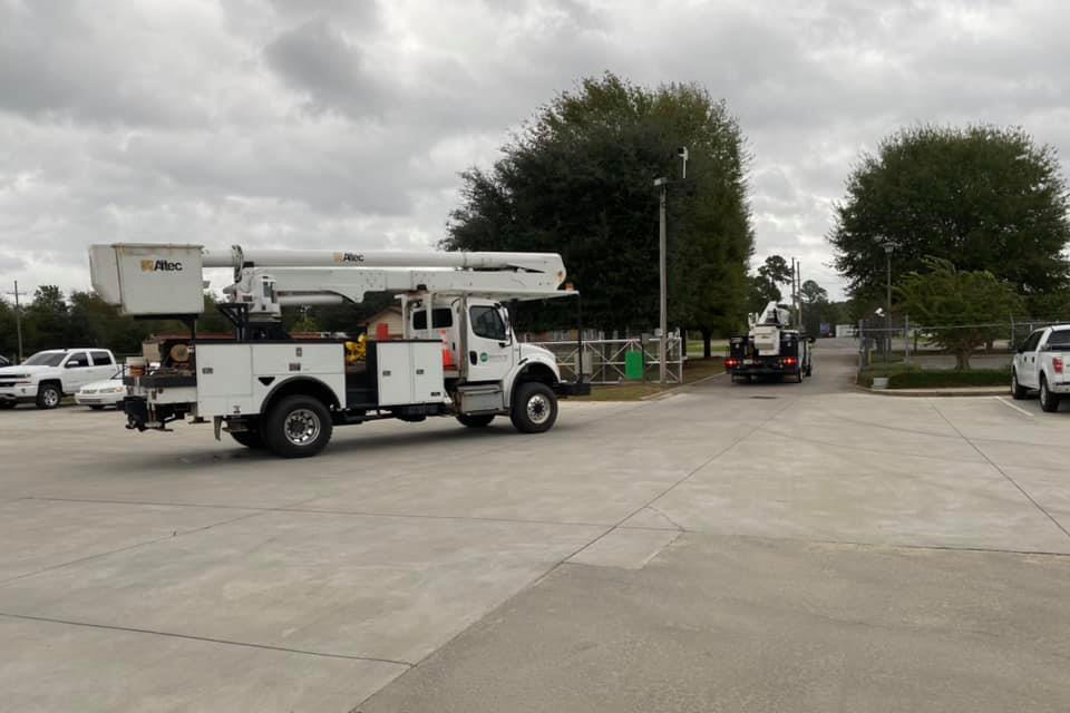 Crews from Edisto Electric Cooperative depart Thursday morning to assist in power restoration efforts at Blue Ridge Electric Cooperative in Pickens, South Carolina. (Photo Courtesy: Edisto EC)