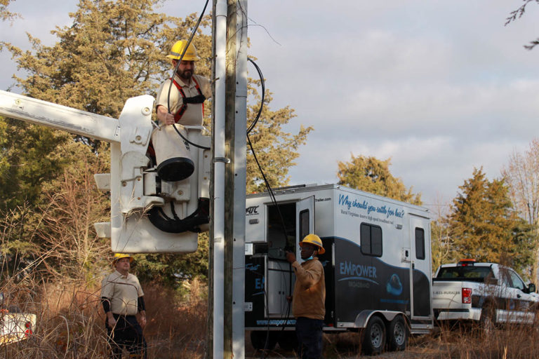Four Va. Electric Coops Win 162M for Universal Broadband America's